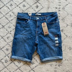 Levi’s Classic Bermuda Shorts